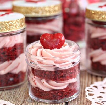 آلة بيع كعك أوتوماتيكية ذاتية الخدمة على مدار 24 ساعة مع إطار باب فولاذي بالكامل وزجاج مضاد للضباب