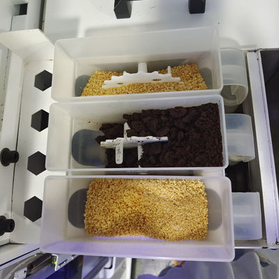 آلة بيع الآيس كريم خفية ذاتية التشغيل بالكامل مع شاشة تعمل باللمس 32 بوصة ووظيفة التنظيف التلقائي